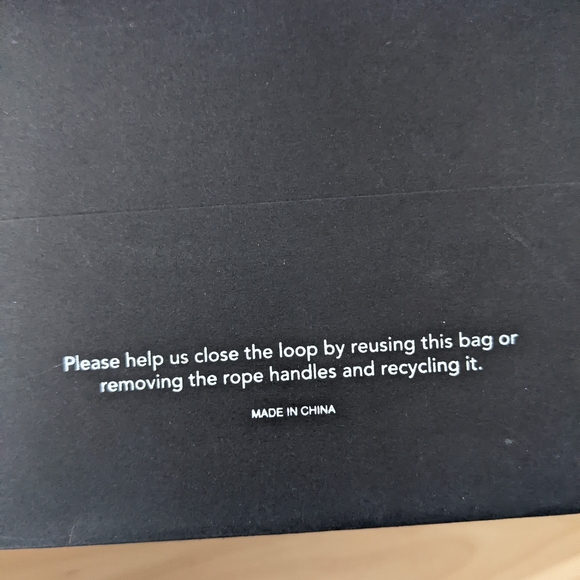 Arc'teryx paper shopping bag - Picture 4 of 6